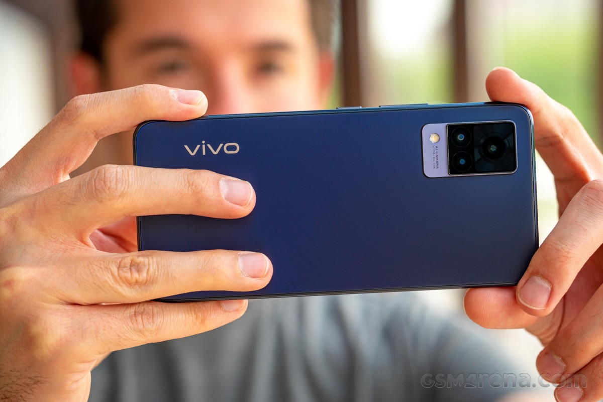 vivo V21 5G in for review