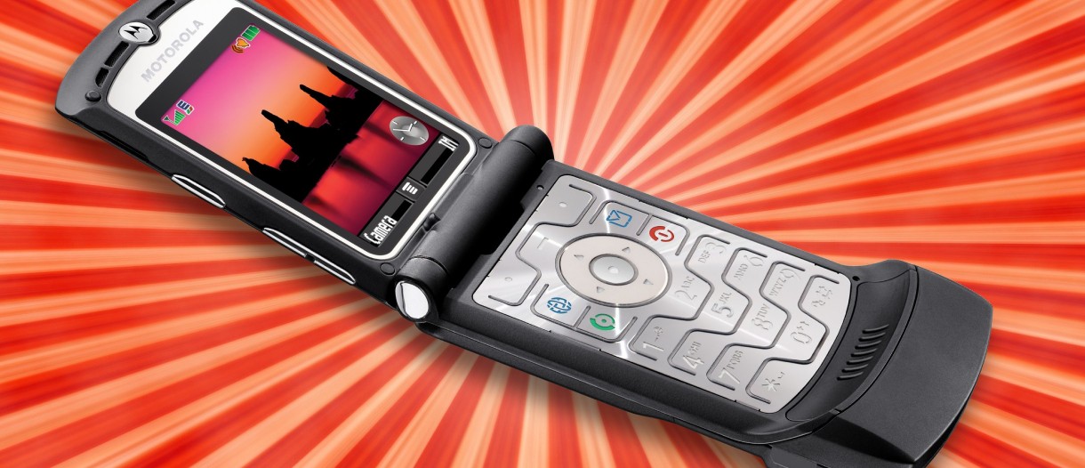 Flashback: flip phones are dead, long live the flip phone