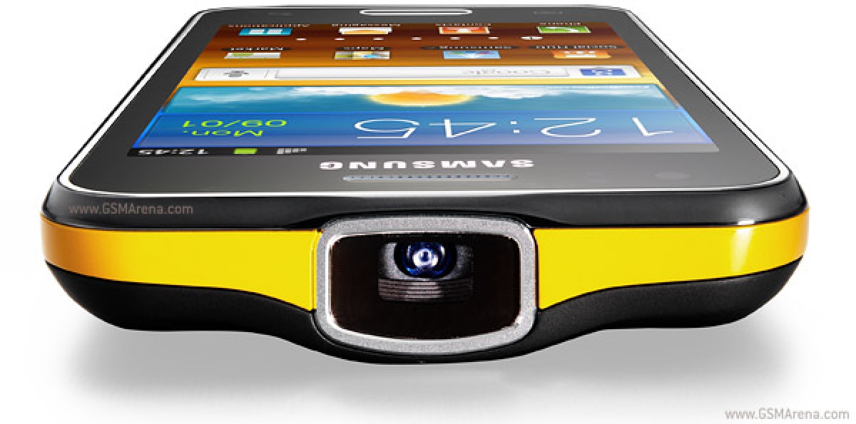 Flashback: the Samsung Galaxy Beam a cinema in your pocket with its built-in projector - GSMArena.com news