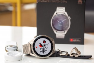 Unboxing the Huawei Watch 3 Pro