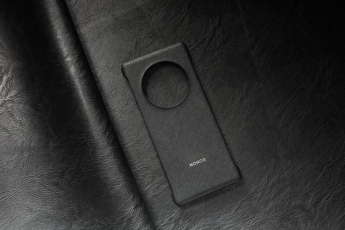 The first official image of an Honor Magic3 protective case