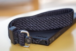 Motorola Defy (2021) has a lanyard eyelet