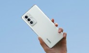 Realme GT Master Explorer Edition white color variant appears in official images