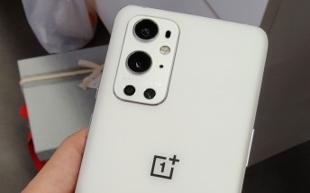 Pure White OnePlus 9 Pro live image surfaces