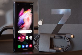 Samsung Galaxy Z Fold3 5G per la revisione