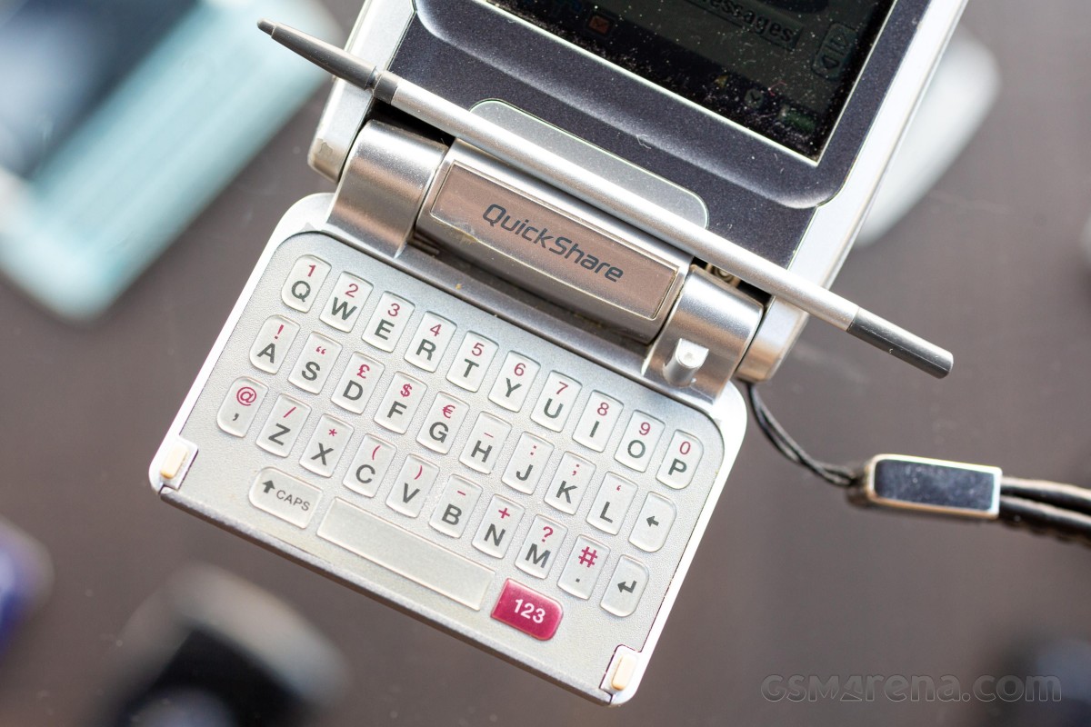 sony qwerty keypad mobile