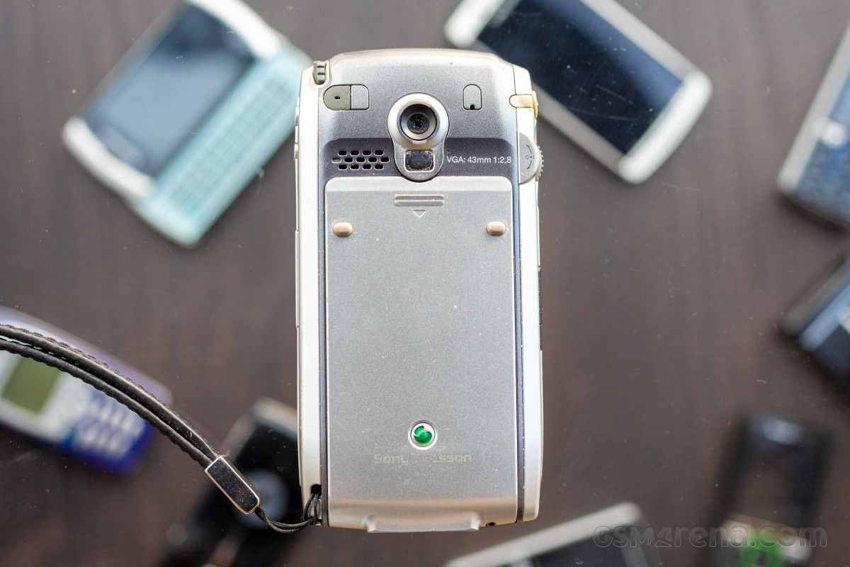 Flashback: Sony Ericsson P910 used an odd flavor of touch Symbian and wanted to do it all