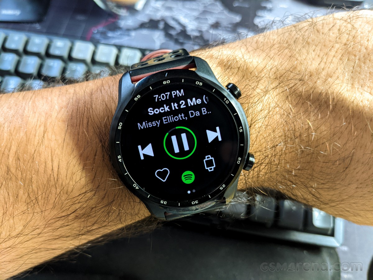 Spotify on the Mobvoi TicWatch Pro 3 