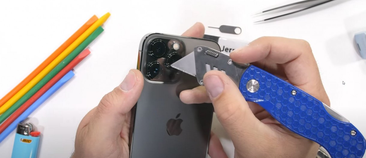 Apple iPhone 13 Pro Max proves its durability in latest test - GSMArena.com  news