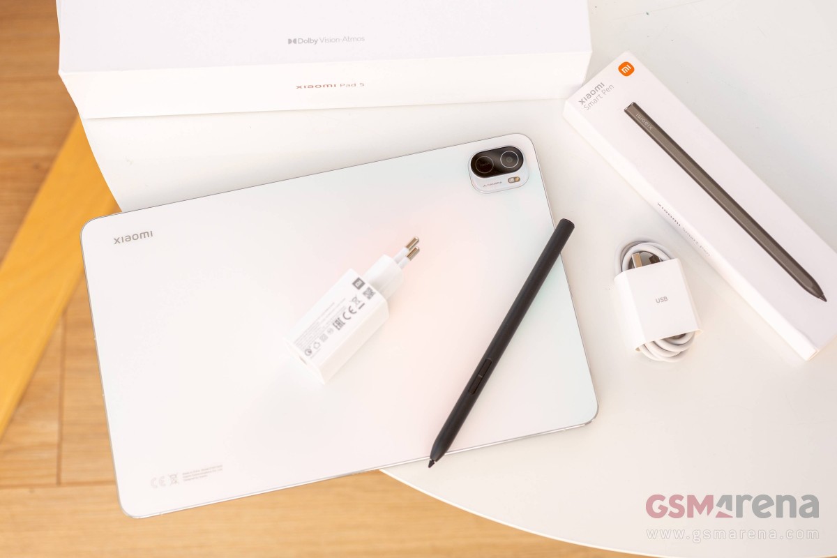 The 22.5W charger came with the Xiaomi Pad 5, the stylus will be sold separately