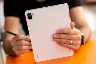 Le Xiaomi Smart Stylus se fixe magnétiquement à la tablette