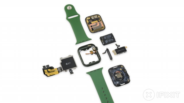 Disassembled Apple Watch Series 7 (image: iFixit)