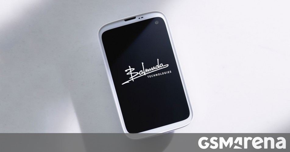 Balmuda Phone unveiled with 4.9” display, pebble-shaped design