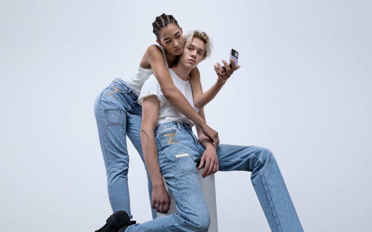 Samsung launches jeans with a dedicated Galaxy Z Flip3 pocket