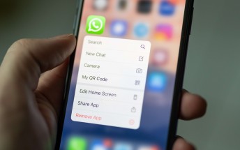 WhatsApp testing playback control for audio messages