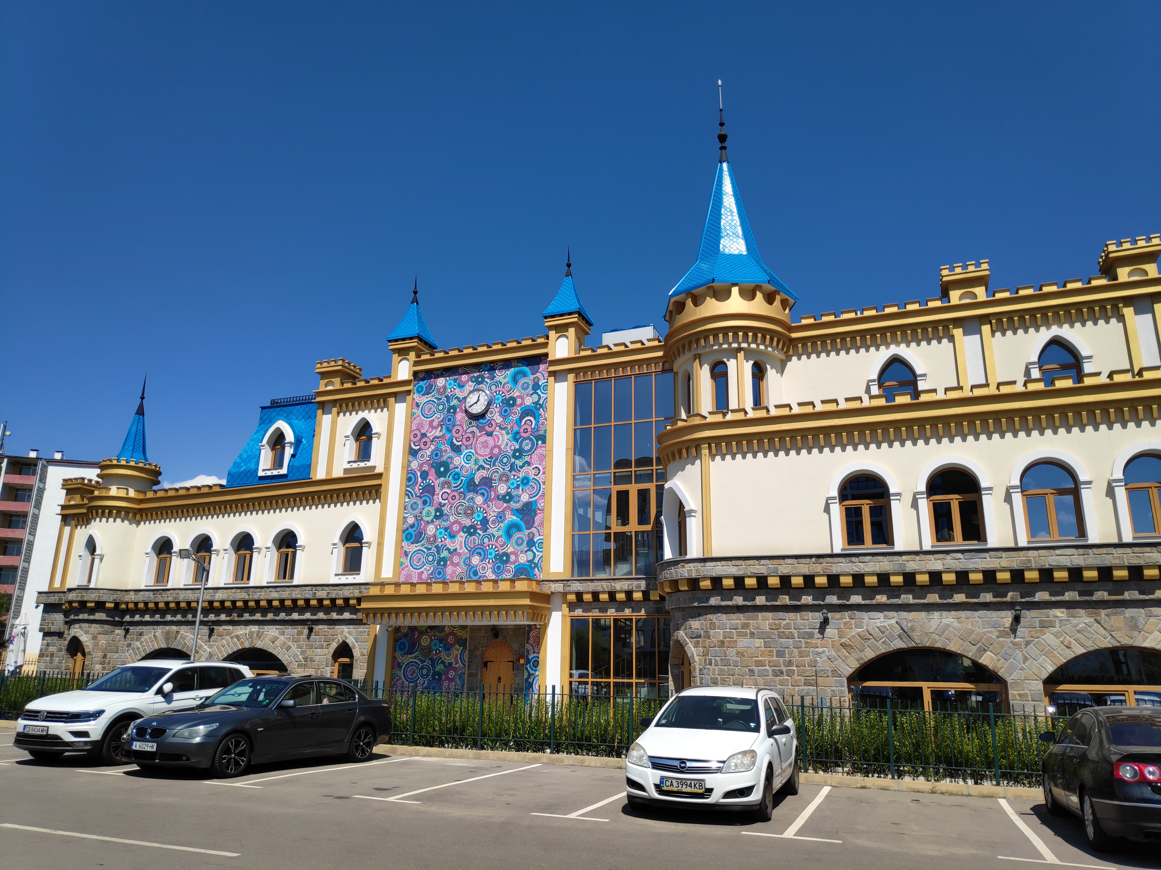 poco f1 wide angle camera