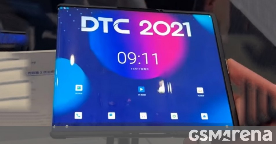 TCL showcases a working Fold ‘n Roll prototype