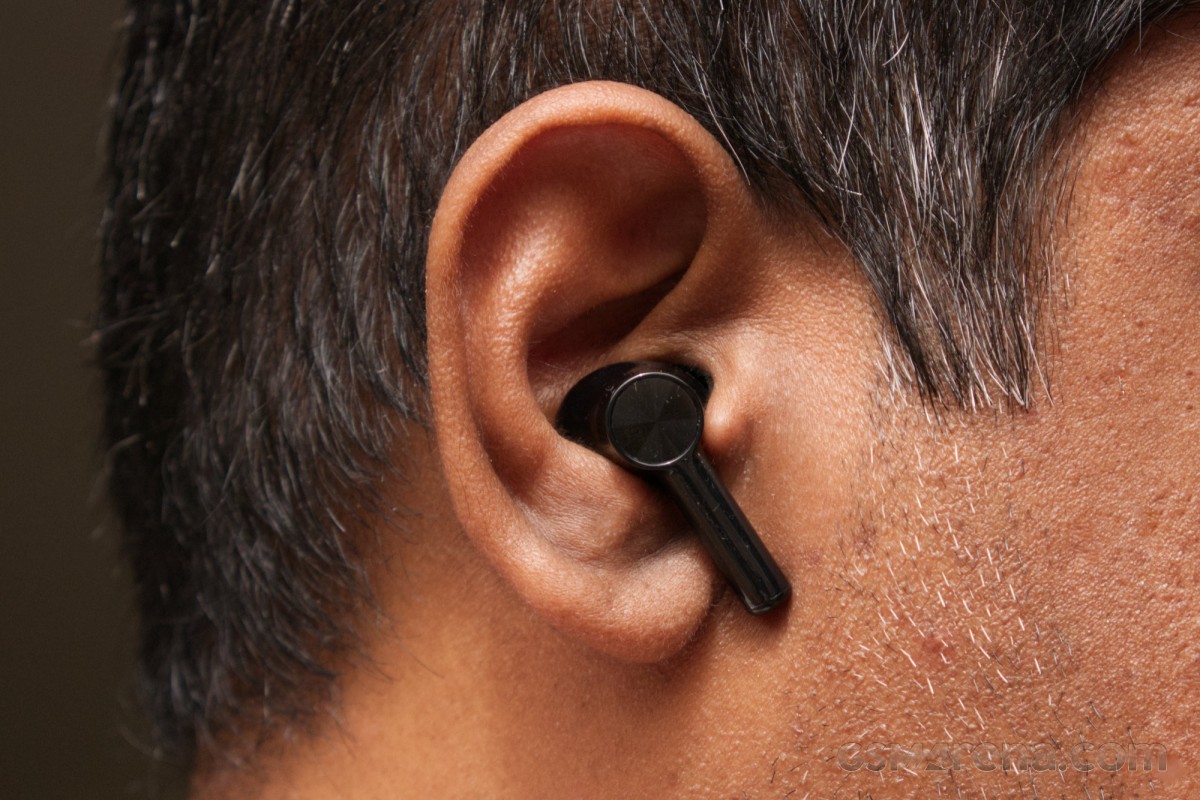 OnePlus Buds Z2 vs Nothing ear (1)