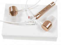 The retail package included an LG Quad Beat 3 (tuned by AKG) headset