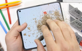 Oppo Find N gets bent and tortured with sand