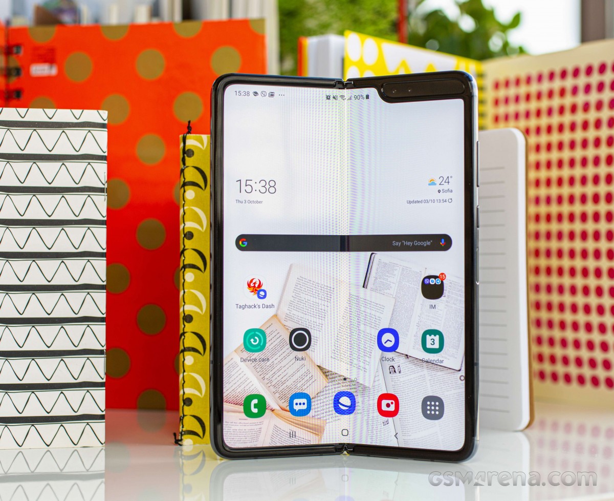 Le Samsung Galaxy Fold 5G obtient la mise à jour Android 12 et OneUI 4.0