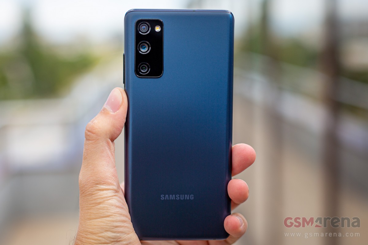 Samsung Galaxy S20 FE 4G model gets Android 12-based One UI 4 stable update