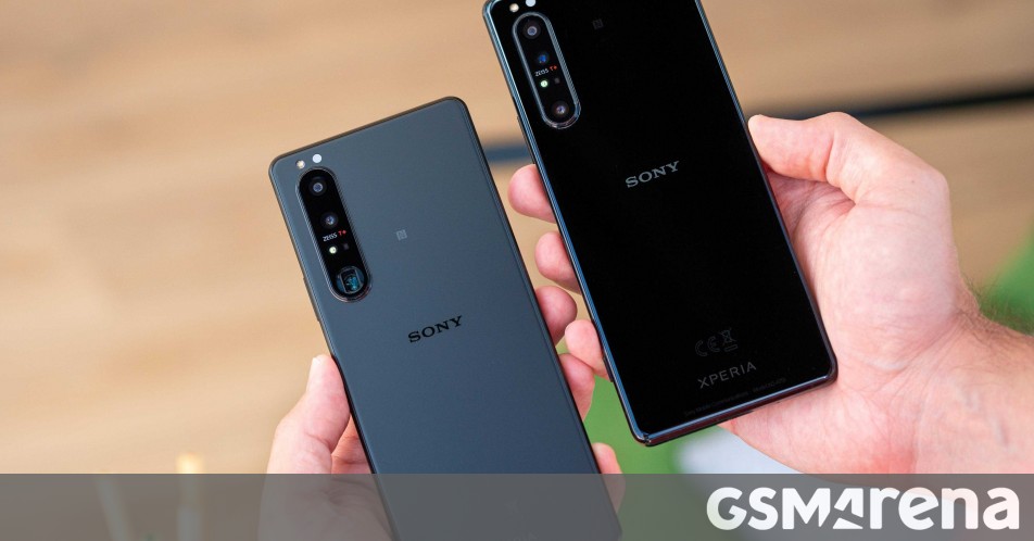 Sony is now pushing stable Android 12 to Xperia 1 III and Xperia 5 III thumbnail
