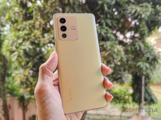 vivo V23 Pro Sunshine Gold en couleur d'origine