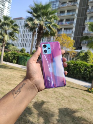 Realme 9 Pro+ Sunrise Blue variant with Light Shift Design