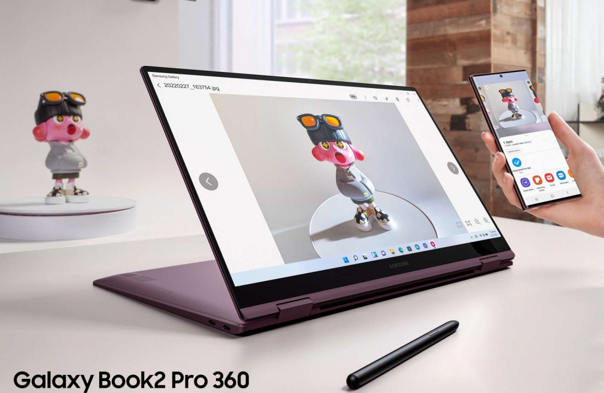 EMBARGO 27.02 19:00 CET - Galaxy Book2 Pro, Pro 360 của Samsung </p> <p> Mẫu 13,3 inch có bàn phím có đèn nền kiểu đảo, trong khi 15,6 inch bao gồm một phím đàn.  Có một máy quét dấu vân tay trên phím nguồn. </p> <p> Có một máy ảnh FullHD 1080p và một micrô kép.  Đối với âm thanh, mẫu 13,3 inch sử dụng hai loa 4W được điều chỉnh bởi AKG, trong khi máy tính xách tay lớn hơn sử dụng hai loa 5W.  Có hỗ trợ Wi-Fi 6, nhưng không có tùy chọn 5G. </p> <p> PC 2 trong 1 có ba màu - Bạc, Graphite và Burgundy.  Nó có giá khởi điểm 1.250 USD với Core i5, RAM 8GB và bộ nhớ trong 256GB và sẽ lên kệ vào tháng 4. </p> <p> Chuyển sang Galaxy Book2 Pro.  Nó chia sẻ kích thước hiển thị, độ phân giải và dung lượng pin của các kiểu máy 360. </p> <p>