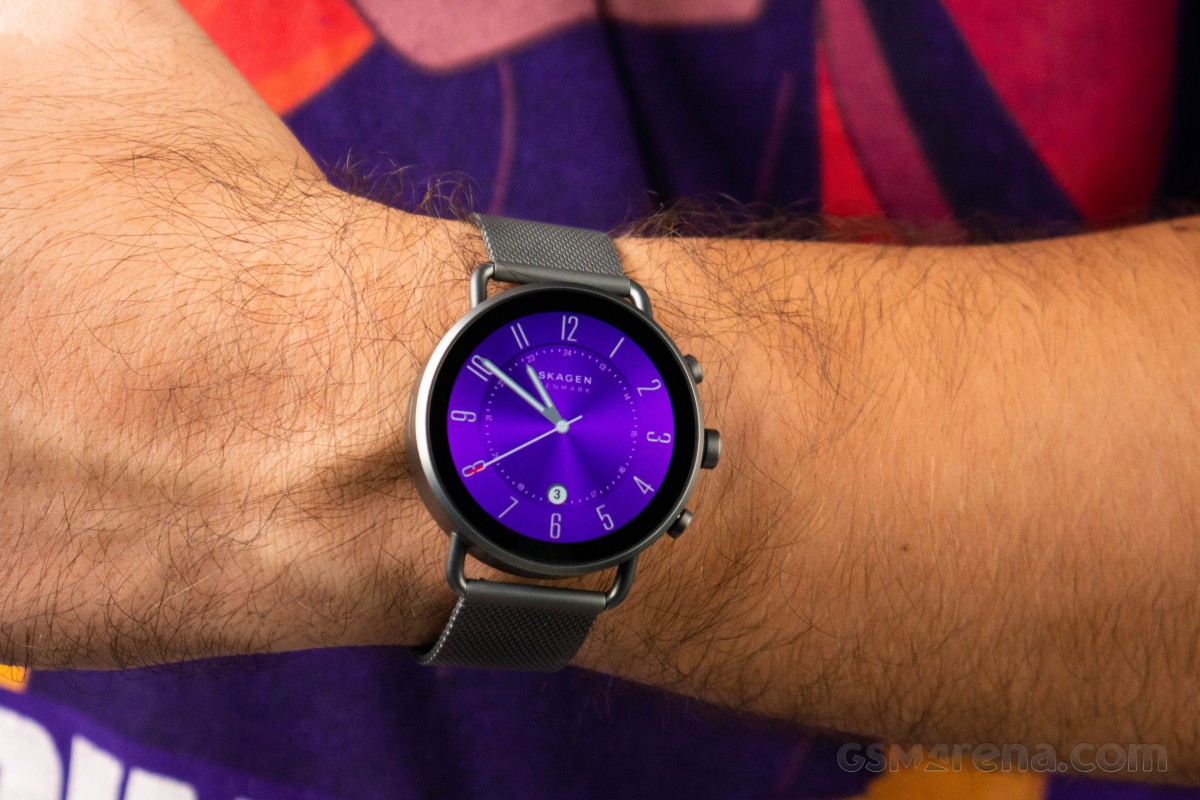 Fossil Gen 6 smartwatches start getting Wear OS 3, but some features are  missing - PhoneArena