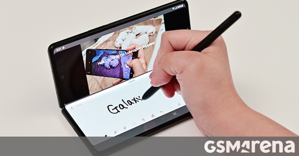 Samsung Galaxy Z Fold4: Khám phá ngay những tính năng tuyệt vời của Samsung Galaxy Z Fold4 trong hình ảnh thuần khiết và sắc nét. Thiết bị có màn hình rộng lớn và khả năng gập lại độc đáo, sẽ mang đến trải nghiệm nhìn và sử dụng tuyệt vời cho người dùng.