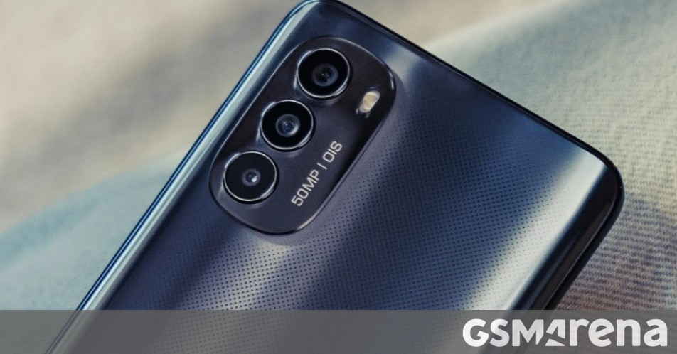 Motorola Moto G82’s specs and images surface