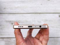 Oppo F21 Pro's buttons and ports