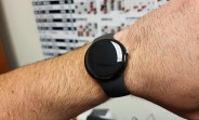 A Pixel Watch was forgotten at a restaurant, here are some real life photos