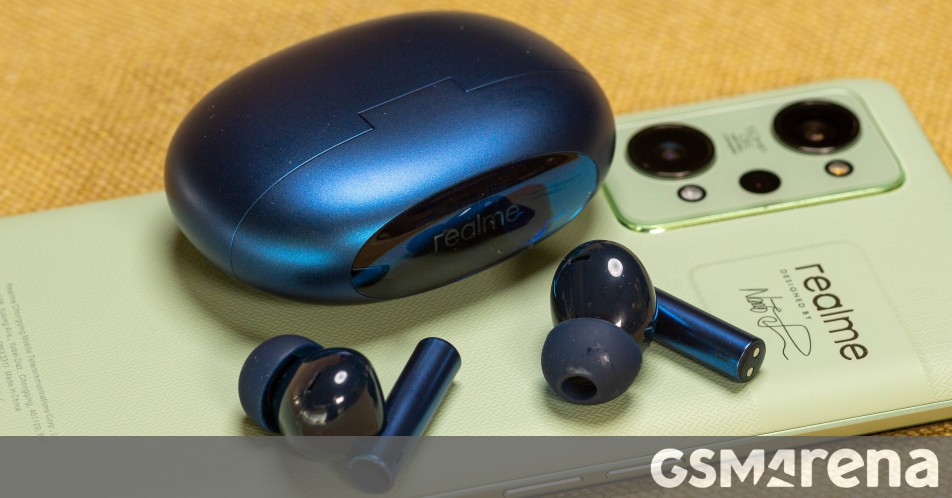 realme Buds Air 3 appeared on live photos: blue color and