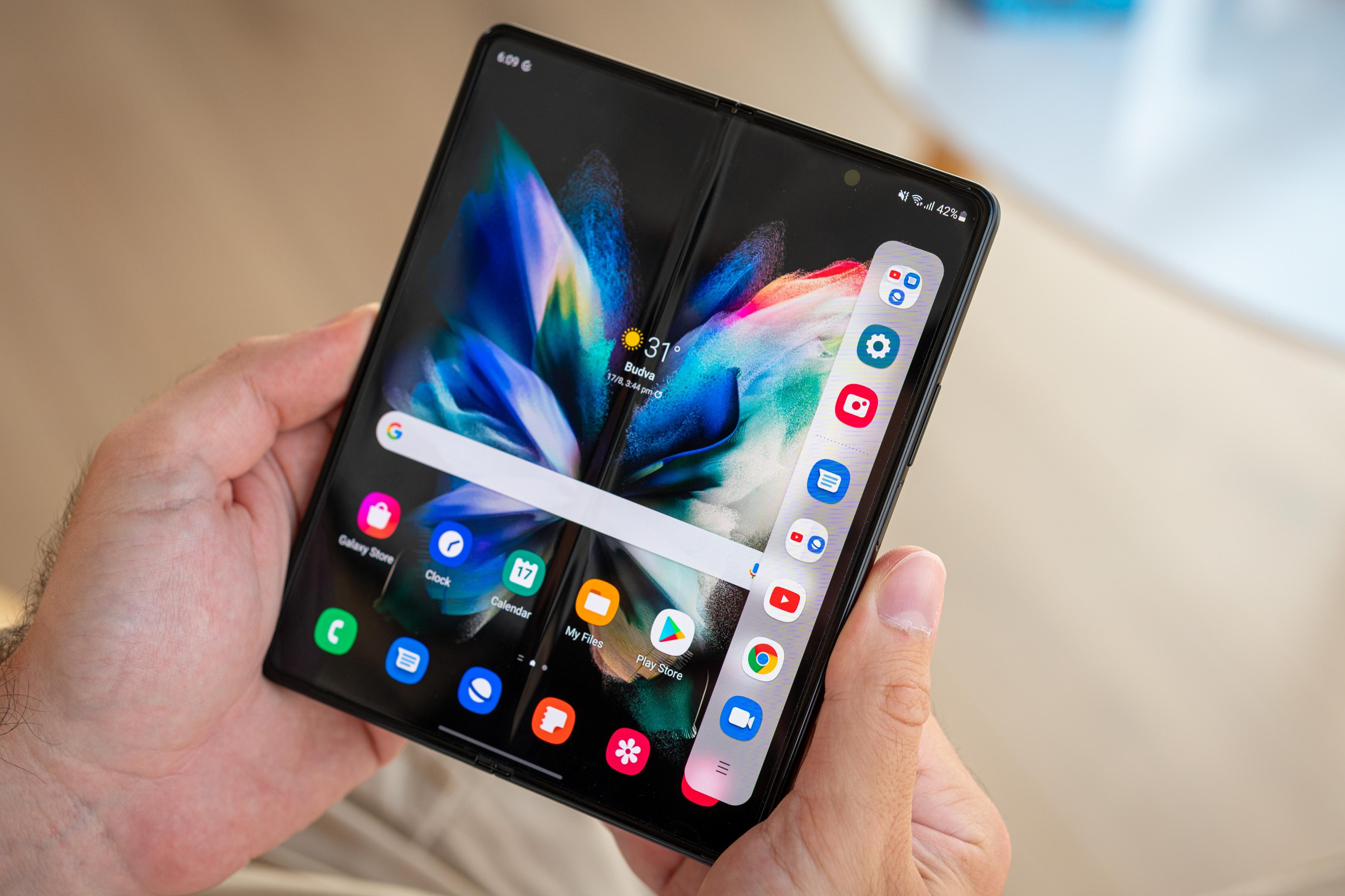 Samsung Galaxy Z Fold4 battery capacities revealed