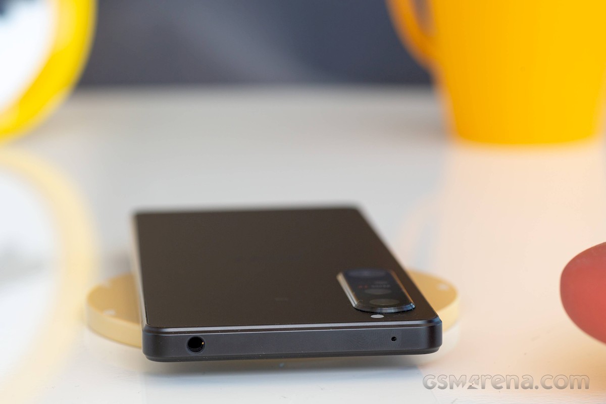 Представлен Sony Xperia 1 IV с камерой с непрерывным зумом, SD-картой 8 Gen 1 и аккумулятором большей емкости