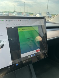Tesla Android Project en acción: conducir con Apple Maps y escuchar Apple Music