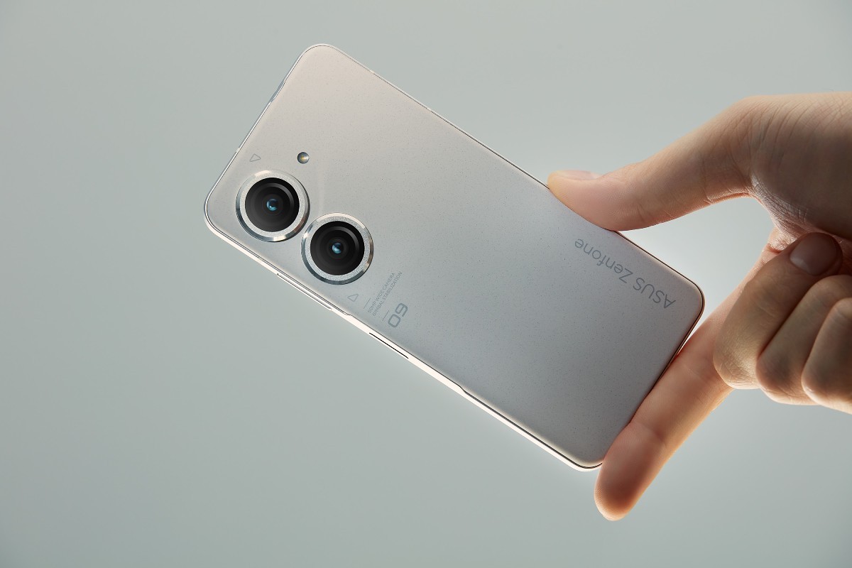Asus Zenfone 9 unveiled: still small, but faster, longer lasting and with a  better camera - GSMArena.com news
