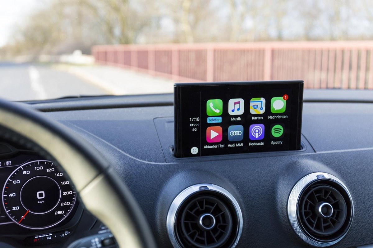 Some users can use CarPlay on iOS 16 to pay for gas