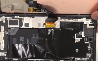 Google Pixel 6a gets disassembled on video