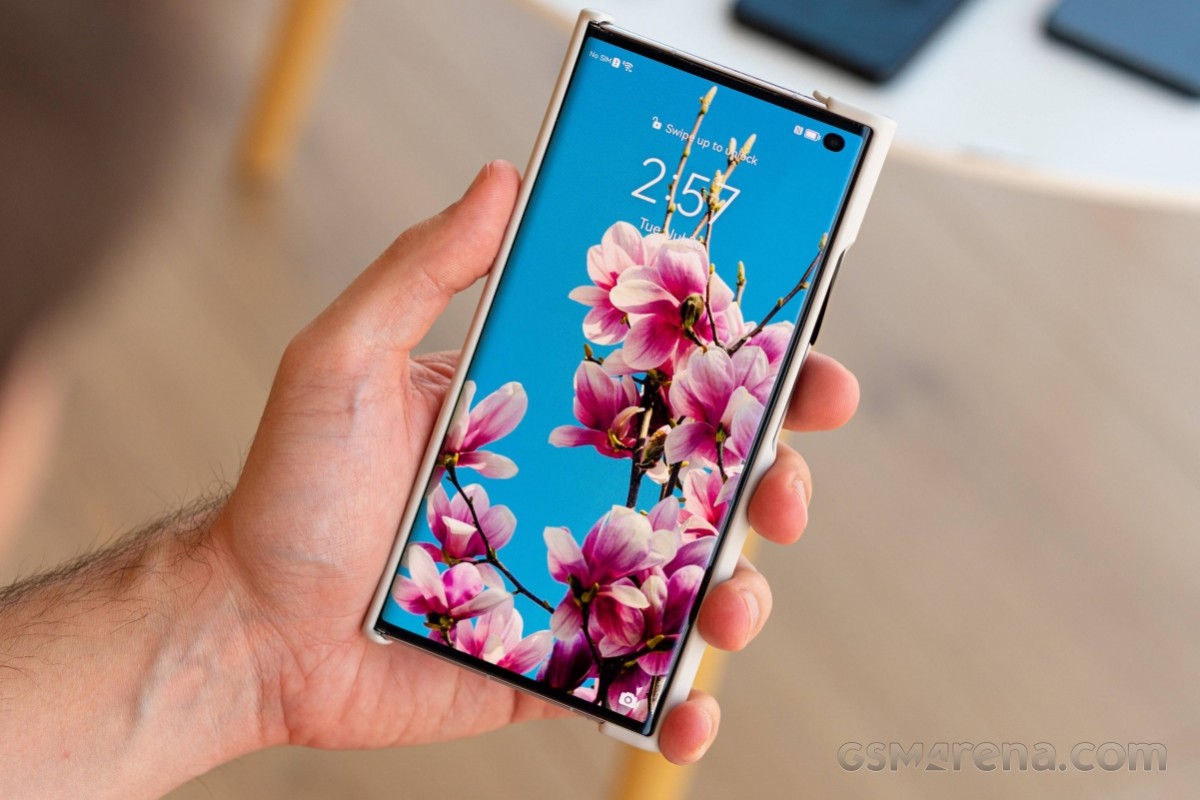 Huawei Mate Xs 2 in for review