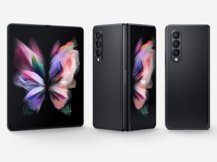 Galaxy Z Fold3 en negro fantasma