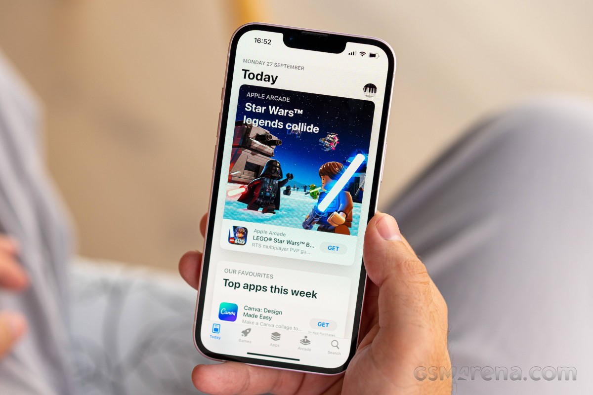  Apple to show more ads inside its first-party apps