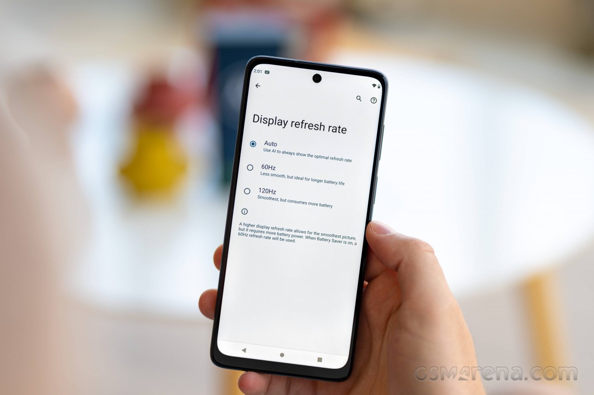 The Moto G62 5G has a 6.5'' IPS LCD display with 1,080 x 2,400px resolution and 120Hz refresh rate