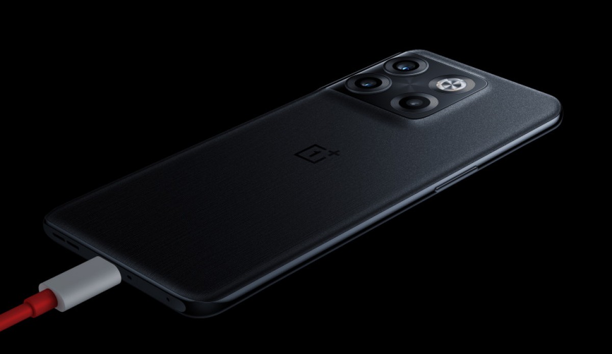 OnePlus 10T debuts with 6.7-inch display, SD 8+ Gen 1, 150W fast charging