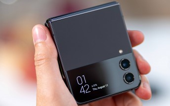 Samsung Galaxy Z Flip4 in for review