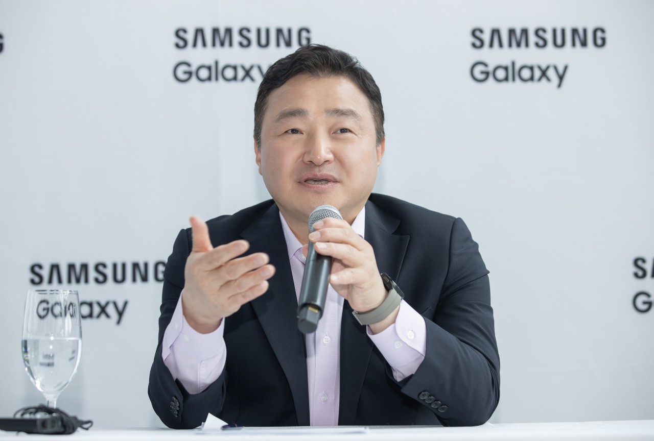 TM Roh speaking at a press conference just after the announcement of the new Galaxy Z Flip4 and Z Fold4