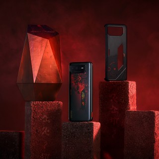 Asus ROG Phone 6 Diablo Immortal Edition box and accessories